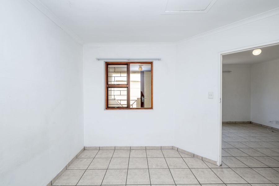 1 Bedroom Property for Sale in Kenilworth Western Cape